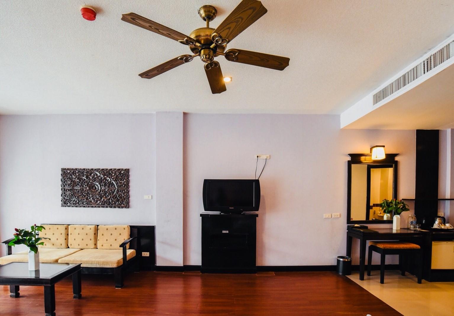 Ramada by Wyndham Aonang Krabi Hotel Bagian luar foto