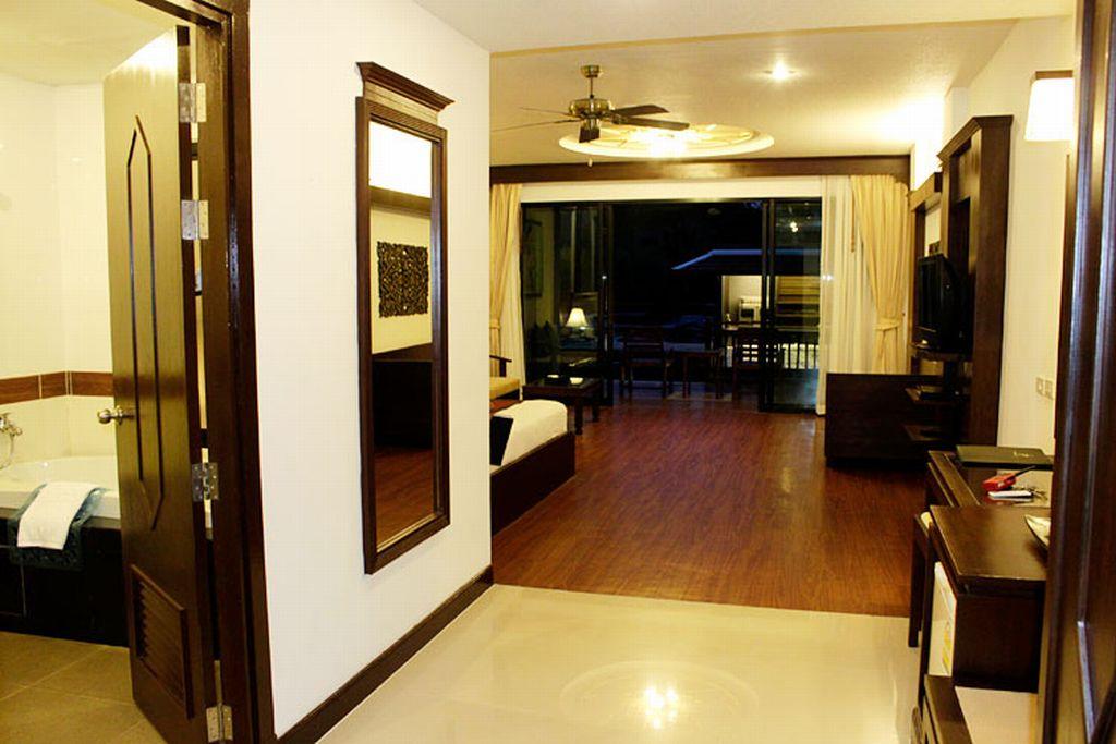 Ramada by Wyndham Aonang Krabi Hotel Bagian luar foto